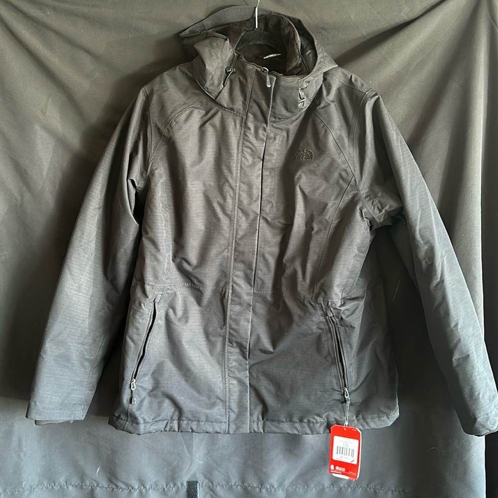 Women’s North-face insulated jacket with detachable hood